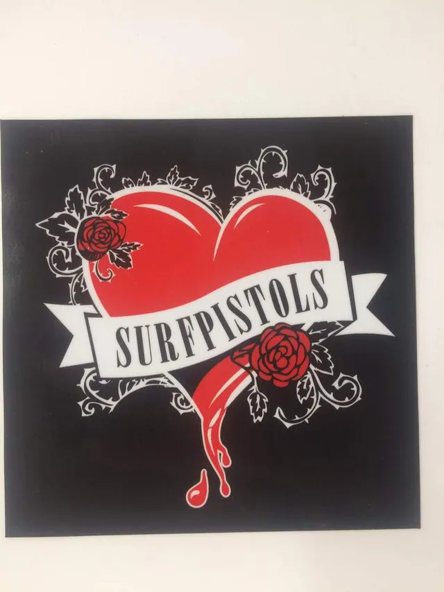 SURFPISTOLS Coeur autocollant surf sticker