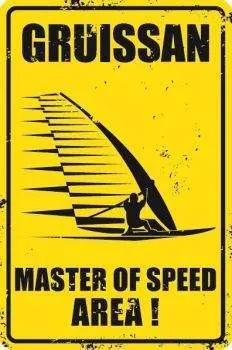 SURFPISTOLS Idées Cadeaux Plaque Métal Gruissan Master of Speed
